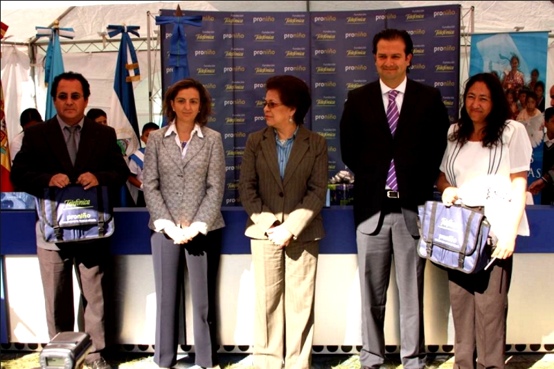 en el acto participaron la Ministra de Educación, Ana Ordóñez de Molina, la Sra. Ministra Consejera de la Embajada de España, Sonia Alvarez Cibanal y el director País de Telefónica Guatemala, Mario Bermúdez