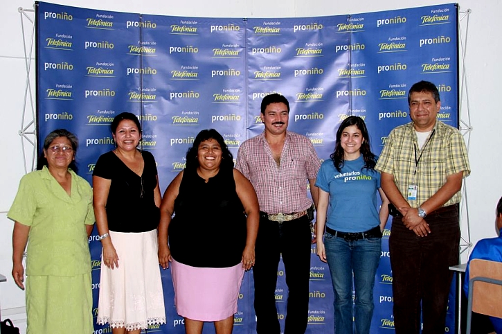 Representante del Ministerio de Educación, Directora de la Escuela, Representante de Junta de Padres de Familia, Alcalde de Masagua, Representante Programa Proniño, Gerente de Informática Grupo Sta. Ana