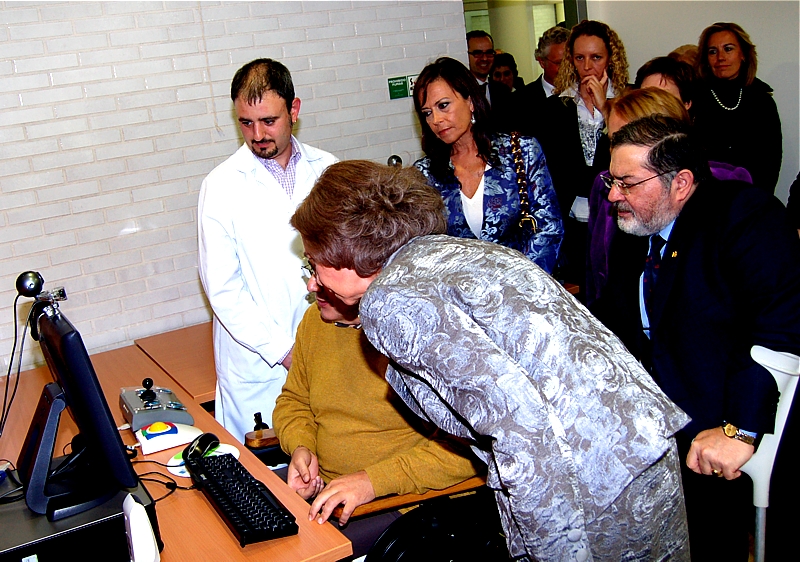 El proyecto Retadis, enmarcado en el Plan Avanza, ha implantado una red de centros equipados con tecnología adaptada para personas con discapacidad en las 17 Comunidades Autónomas y en las dos ciudades autónomas de Ceuta y Melilla