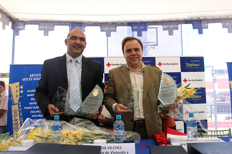 los colegios Túpac Amaru Inca, Nuestra Señora de Guadalupe y Pedro P. Castro Pelaez de Pisco fueron inaugurados en presencia de la Ministra de Vivienda, Construcción y Saneamiento, Nidia Vilchez; el Presidente del Grupo Telefónica en el Perú, Javier Manzanares; el Coordinador de la Cruz Roja Española en el Perú, Francisco Alcaraz; y la Directora General de Educación Básica Regular, Miriam Ponce, entre otras autoridades