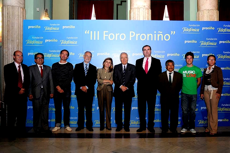 Entre los ponentes que intervinieron en el Foro se encuentran Tito Palma, Viceministro de Trabajo de Ecuador; Fernando Moleres, fotógrafo creador del proyecto “Children at work” y ganador del Word Press Photo 2003; Juan Hunt, Director de la Oficina de la Organización Internacional del Trabajo (OIT) en España; Paloma Escudero, Directora Ejecutiva de UNICEF España y Javier Nadal, Vicepresidente Ejecutivo de Fundación Telefónica, entre otros destacados intervinientes