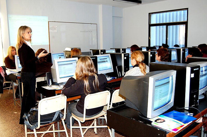 El Ministerio de Cultura y Educación de la provincia argentina de Misiones y Fundación Telefónica capacitan a 360 docentes sobre nuevas tecnologías.