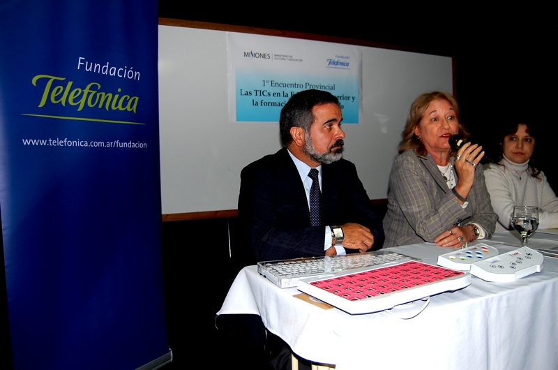 La apertura de las jornadas estuvo a cargo de María Estela Derna, subsecretaria de Educación de la provincia; y Jorge Leiva, gerente del programa Educación y Nuevas Tecnologías de Fundación Telefónica