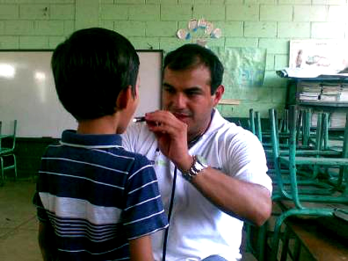 Como parte del apoyo brindado por Proniño durante la ejecución de estas jornadas, está la dotación de antibióticos, medicinas, colirios o anteojos a los niños que lo requieren