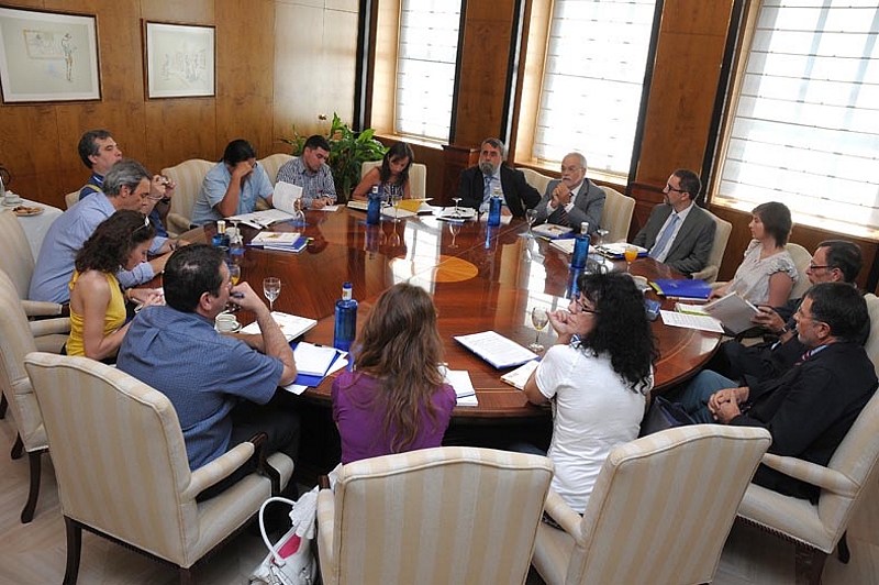Un momento de la rueda de prensa convocada por el área de Debate y Conocimiento de Fundación Telefónica
