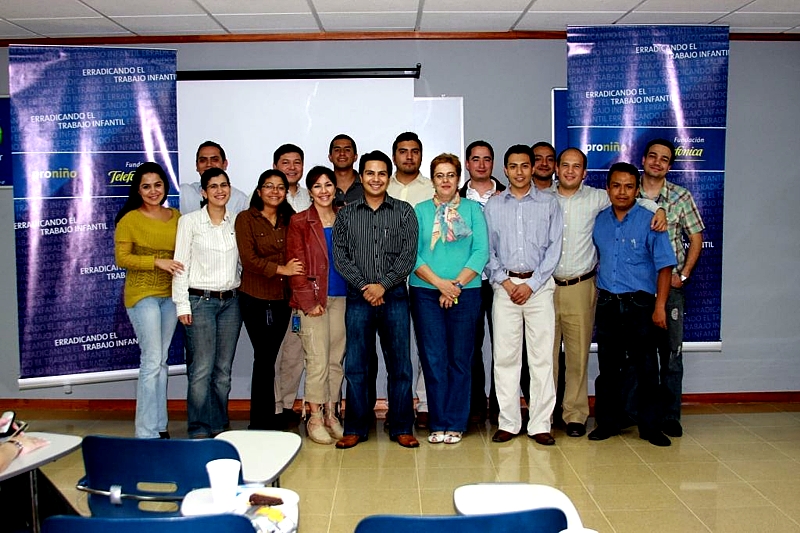 Telefónica Guatemala promueve la participación de sus empleados en el programa proniño