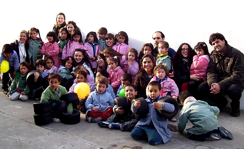 En la actualidad, 1262 voluntarios forman parte de esta iniciativa, que durante los últimos 8 años desarrolló 780 proyectos que beneficiaron -a través de 814 escuelas y organizaciones de la sociedad civil- directamente a más de 132 mil personas.