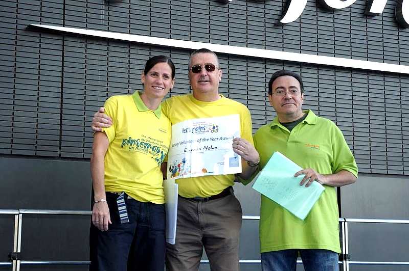 José Félix Dones (a la dcha.), Responsable del programa de Voluntarios Telefónica en España, hizo público el reconocimiento a los 11 mejores proyectos del programa en España, resto de Europa y Latinoamérica