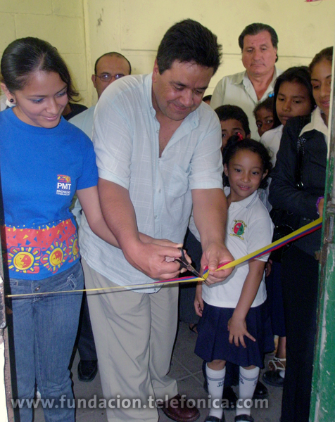 La metodología que aplica Aulas Fundación Telefónica se basa en mecanismos de enseñanza-aprendizaje que han sido probados con éxito durante más de 10 años en Europa y América Latina, con la experiencia y respaldo de Fundación Telefónica.