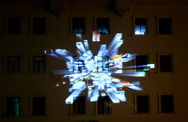 "Identidad", del artista argentino Fabián Nonino, es una instalación interactiva en la fachada del edificio de la Compañía Peruana de Teléfonos. El público envía una imagen desde un celular y ésta es generada y proyectada, en tiempo real y en una escala inmensa, con miles de otras imágenes relacionadas con nuestra identidad, a manera de píxeles