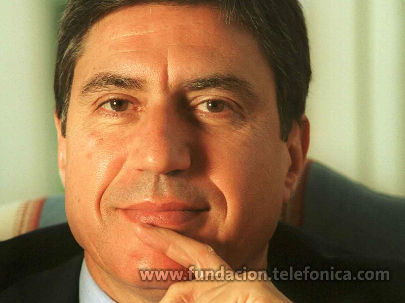 El profesor García Delgado, de la Universidad Complutense de Madrid, director del proyecto
