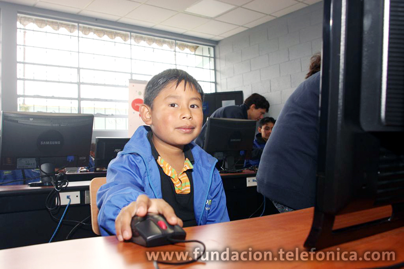 Permitirá mejorar la calidad educativa de más de 535 niños de la escuela, maestros y padres de familia.