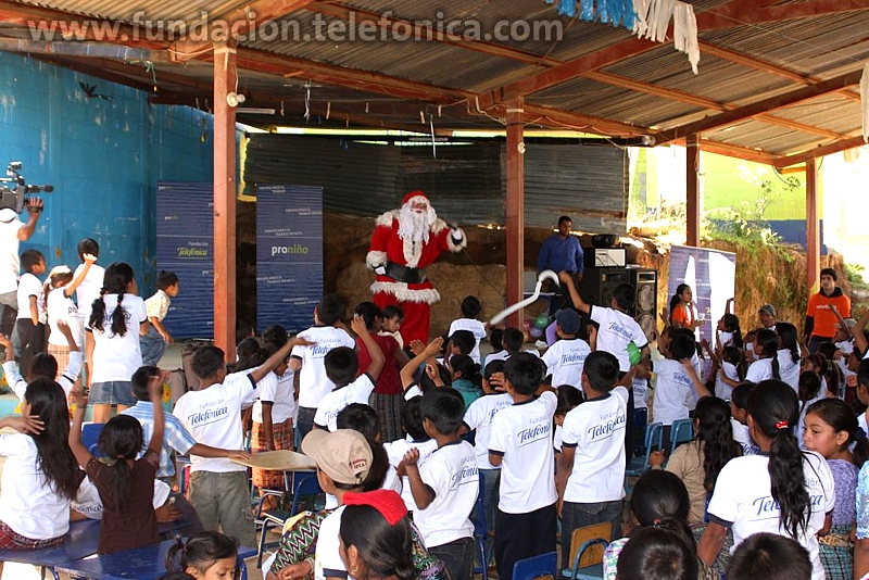 El Show de Santa Claus ánimo a todos los presentes y los invitó a formar parte en las actividades y dinámicas que se tenían organizadas