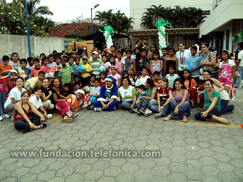 Los voluntarios realizaron actividades artísticas, de entretenimiento y de reflexión sobre la importancia de compartir alegres momentos en esta fecha