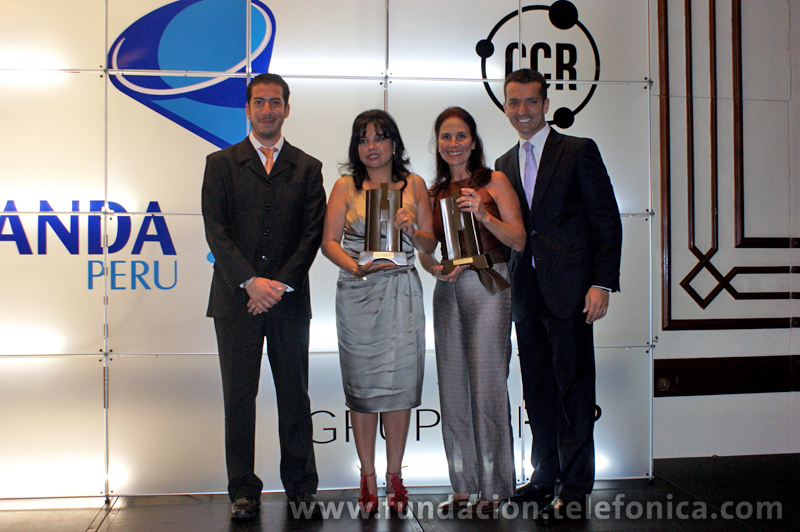 Ricardo García-Hjarles, analista de Publicidad de Movistar; Elizabeth Galdo, directora de Asuntos Regulatorios y Responsabilidad Corporativa de Movistar; Lillian Moore de Pardo, gerenta de proyectos sociales y educativos de la Fundación Telefónica; y Luis Eduardo Garván, gerente de Marca, Publicidad e Investigación de Mercados de Movistar.