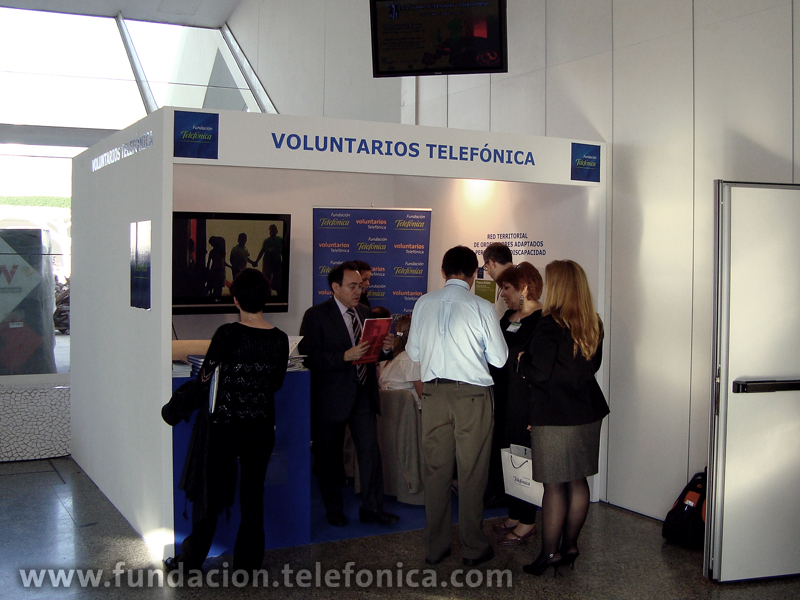 Stand de Voluntarios Telefónica en el Congreso Europeo de Voluntariado en Valencia.