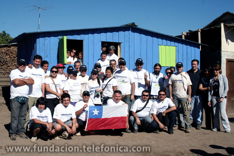 Más de 800 Voluntarios de Chile están participando desde el principio en la construcción de viviendas en las zonas afectadas por el terremoto y el tsunami que el pasado mes de febrero asoló el país.