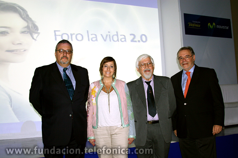 De izquierda a derecha: Sergio Dahbar, Karely Munarriz, Antonio Cova y Roberto Eliaschev.