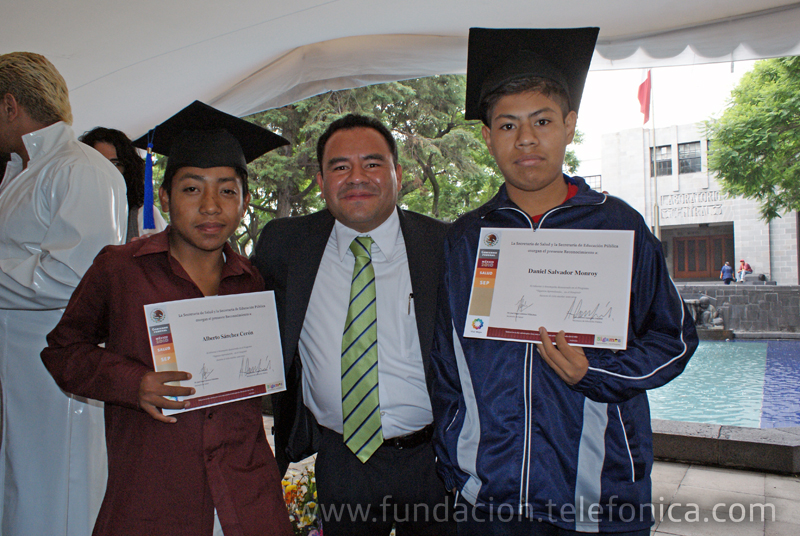 El pasado martes 12 de julio, Fundación Telefónica México estuvo presente en el cierre del ciclo escolar de los niños graduados del programa "Sigamos aprendiendo... en el hospital", en donde Fundación ha aportado material didáctico y mobiliario para las "Aulas Hospitalarias".