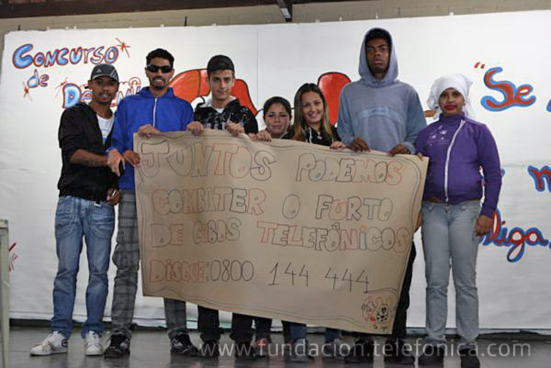 Fundación Telefónica hizo entrega de los premios a los tres primeros clasificados en las dos categorías del I Concurso de Dibujo