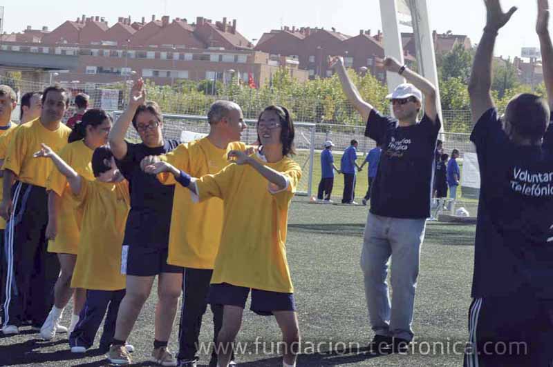 Más de 50 voluntarios participaron en las actividades lúdico-deportivas para personas con discapacidad, en colaboración
