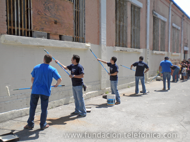 México se une a la celebración del Día Internacional del Voluntario Telefónica realizando actividades recreativas con los beneficiados del programa Proniño.