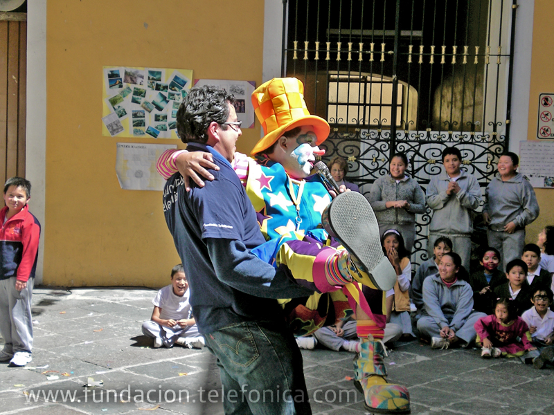 México se une a la celebración del Día Internacional del Voluntario Telefónica realizando actividades recreativas con los beneficiados del programa Proniño.