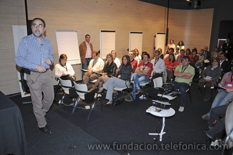 La sesión formativa de la mañana corrió a cargo de Alfons Cornella, Presidente de Infonomia.com