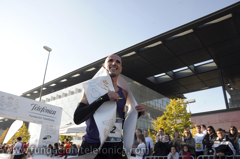 El ganador de la carrera de 10 kilómetros, Chema Martínez.