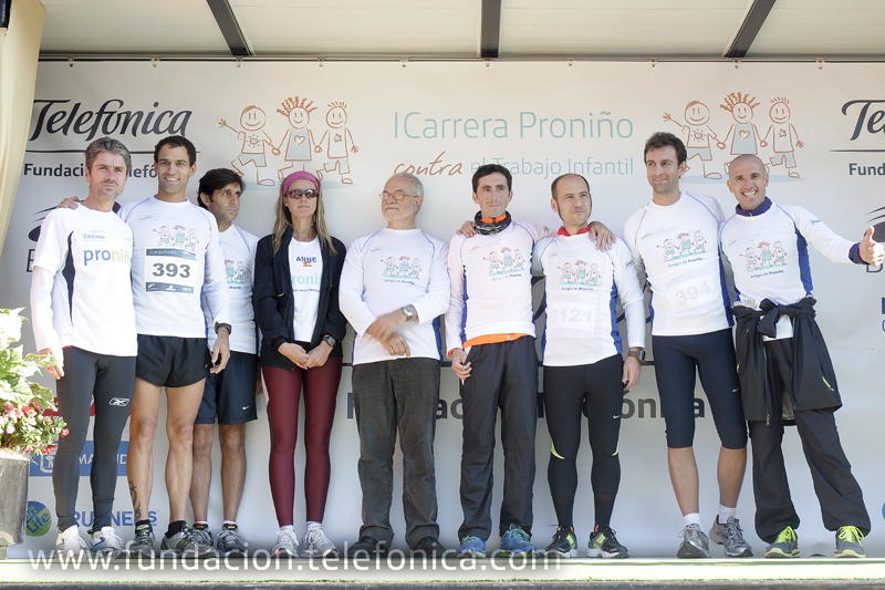 De izquierda a derecha: Martín Fiz, Dario Barrio, Jose María Álvarez-Pallete, Anne Igartiburu, Javier Nadal, Joseba Beloki, Joaquin Felipe, Javier Estevan y Chema Martínez.