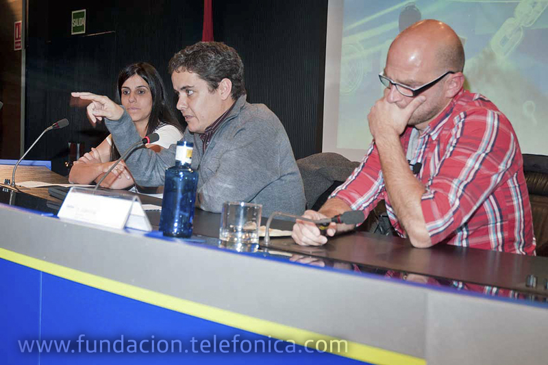 De izda. a dcha.: la directora del departamento de Analítica Web en Panda Security, Gema Muñoz; el moderador y socio director de estrategia y operaciones de Territorio Creativo, Fernando Polo, y el director del estudio de usabilidad y diseño de interacción Seisdeagosto.com, Juan Leal.