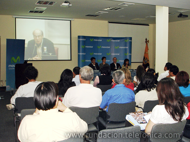 Videoconferencia de Oscar Battiston, Director Internacional de Proniño, ante representantes de ONG participantes de Guayaquil.