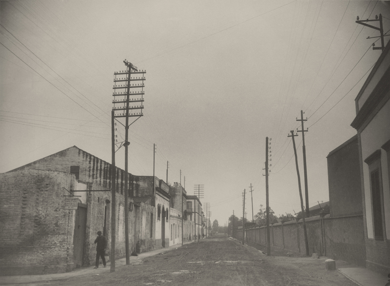 Antiguos postes en la carretera a Gibraleón, Huelva © Marín, 1928.