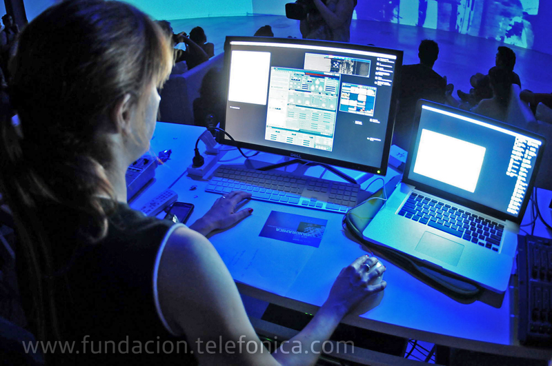 En esta ocasión, Panorámica ofreció live sets de destacados artistas internacionales como Stephan Mathieu (Alemania), Optical Machines (Holanda), Colorsound (España) y Oktopus (Chile), entre otros.