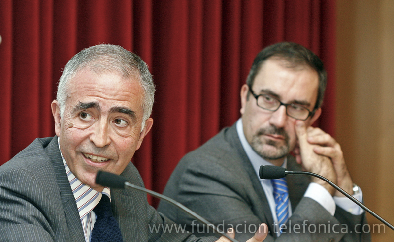 De izquierda a derecha: Antonio Castillo Holgado, Fundación Telefónica y José de la Peña Aznar, Director de Conocimiento en Red de Fundación Telefónica.