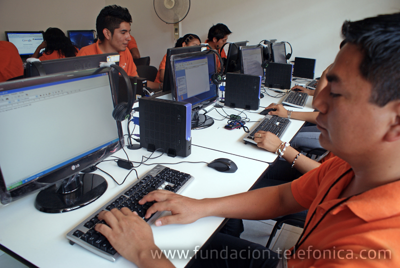 Fundación Telefónica inaugura su séptima Aula Tecnológica en Veracruz en alianza con el Consejo Nacional de Fomento Educativo (CONAFE).