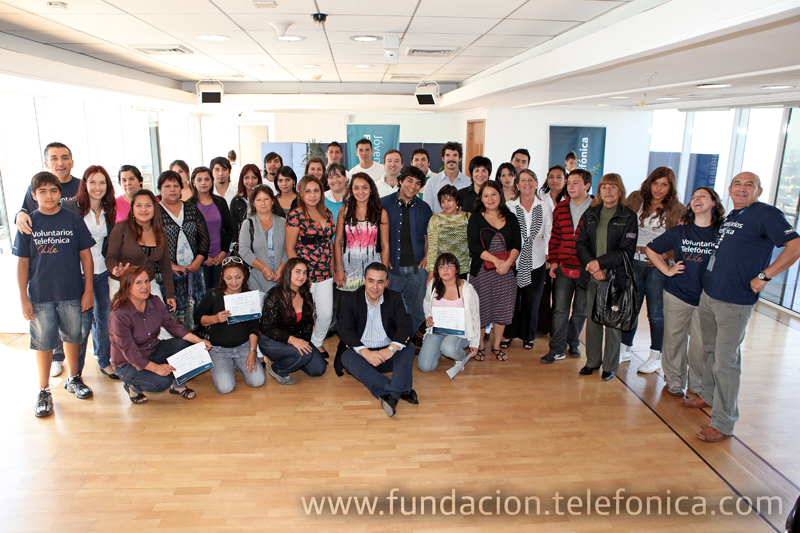 12 jóvenes, que salieron de escuelas beneficiadas por el programa Proniño de nuestra organización y que ahora pertenecen al programa de Jóvenes, recibieron becas para emprender sus estudios superiores.