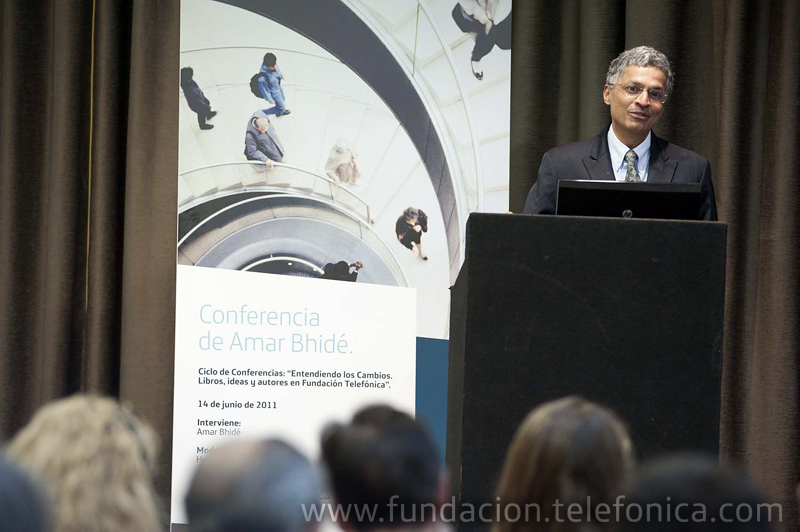 El experto en innovación Amar Bhidé participó en el ciclo “Entendiendo los cambios. Ideas, libros y autores” en Fundación Telefónica.