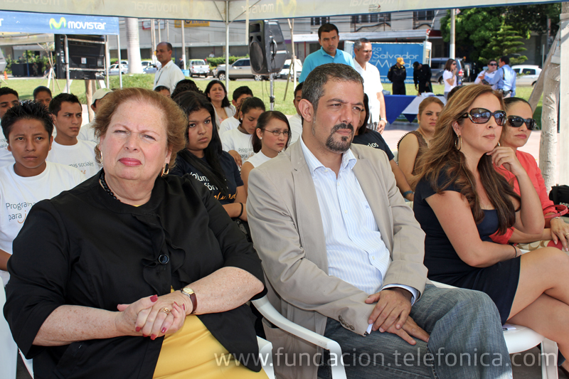 Carmen María Aponte, embajadora de EUA en El Salvador y representantes de OIT y Ministerio de Trabajo en evento de 12 de junio.