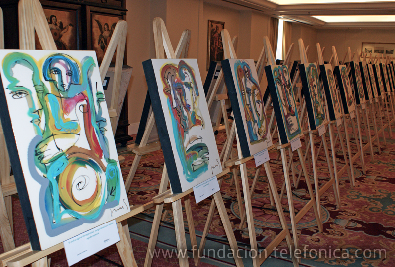 Coincidiendo con la rueda de prensa, se presentó una exposición de pintura titulada “Los Derechos de los Niños” realizada por el artista Juan Sebastián.