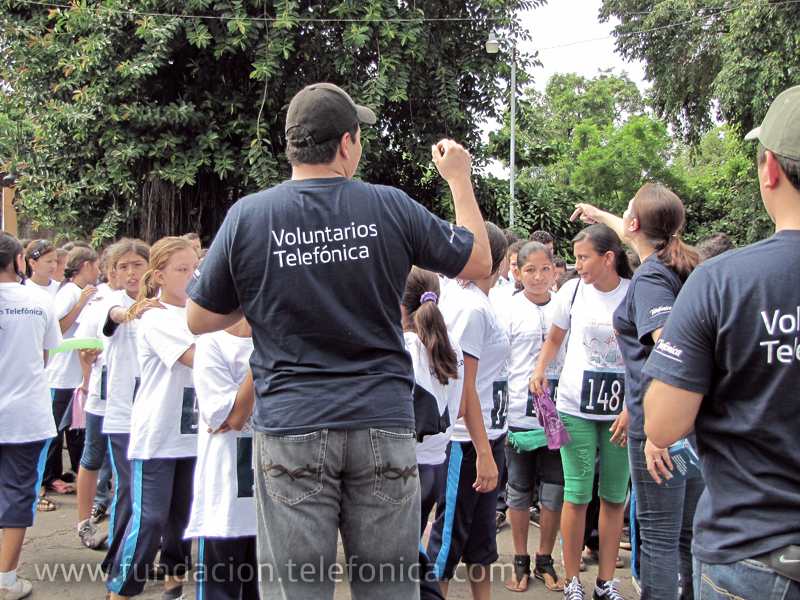 Los Voluntarios Telefónica ayudaron a organizar la carrera.