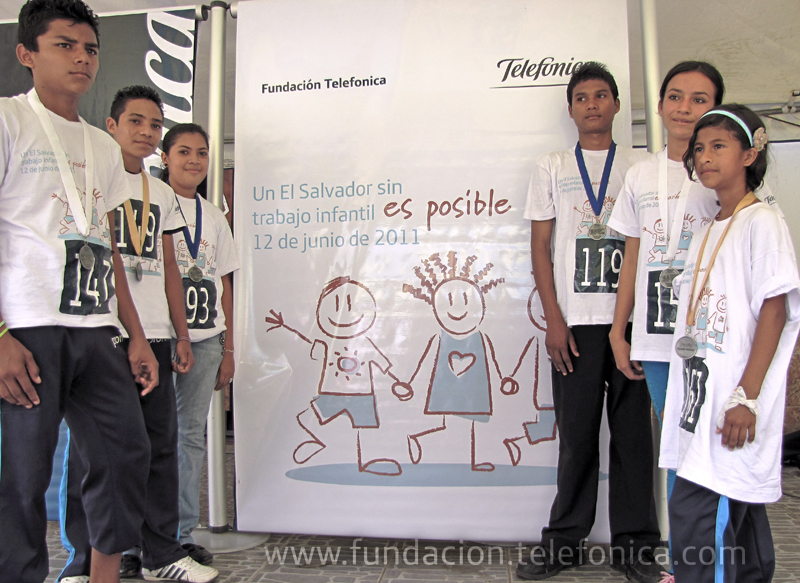 Los ganadores de la carrera celebrada en El Salvador.
