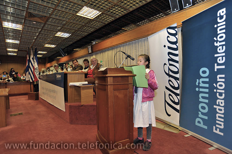 Programa Proniño de Fundación Telefónica realizó varias actividades en el Palacio Legislativo con motivo del Día Mundial contra el trabajo infantil.