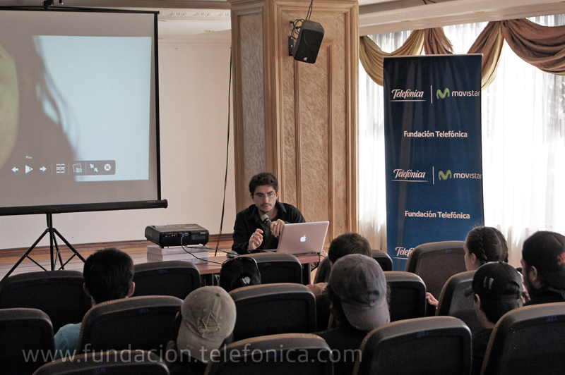 Conferencia de Walter Astrada, fotógrafo de gran reconocimiento cultural que participó en el proyecto “La Hora del Recreo”.