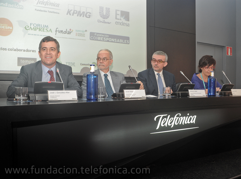 De Izquierda a derecha: José Ignacio González-Aller, Director General de Codespa; Javier Nadal, Vicepresidente Ejecutivo de Fundación Telefónica; Alfonso López, Director General Comunicación Endesa y Aurora Cantó Romero, gerente de Fundar.