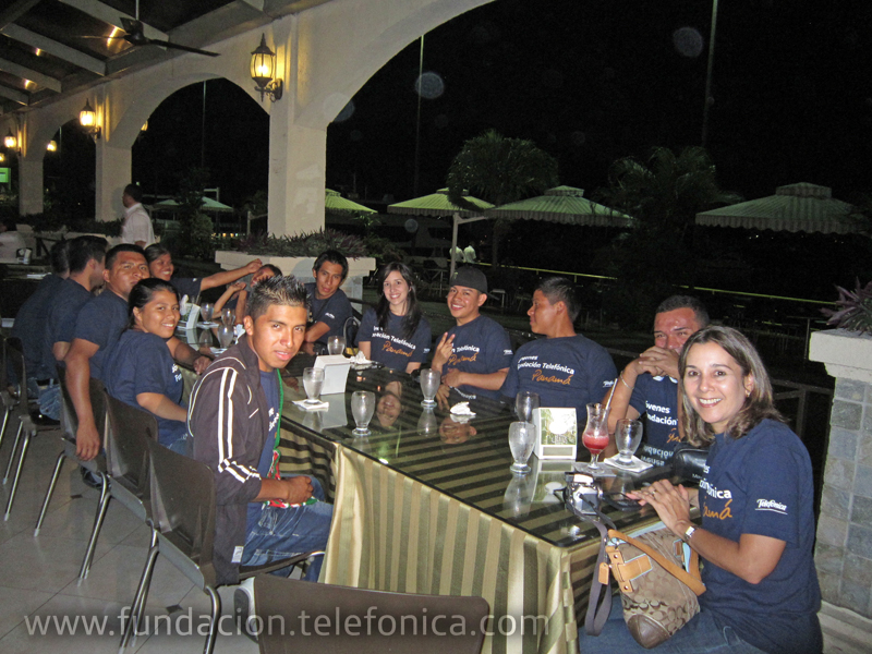 Jóvenes Fundación Telefónica de tour por ciudad de Panamá