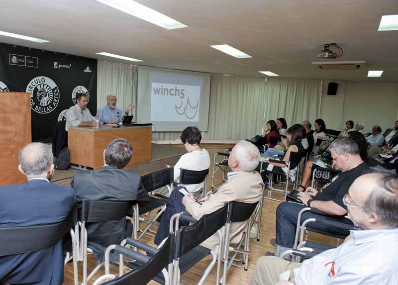 El autor circunvalará el mundo dos veces (por el norte y por el sur), en 30 etapas y durante 10 meses para investigar el uso de las TIC. Pisani recogerá en tiempo real y en un blog exclusivo de Fundación Telefónica sus conclusiones sobre las transformaciones tecnológicas y sociales en el mundo, a partir del 30 de septiembre, según avance el viaje.