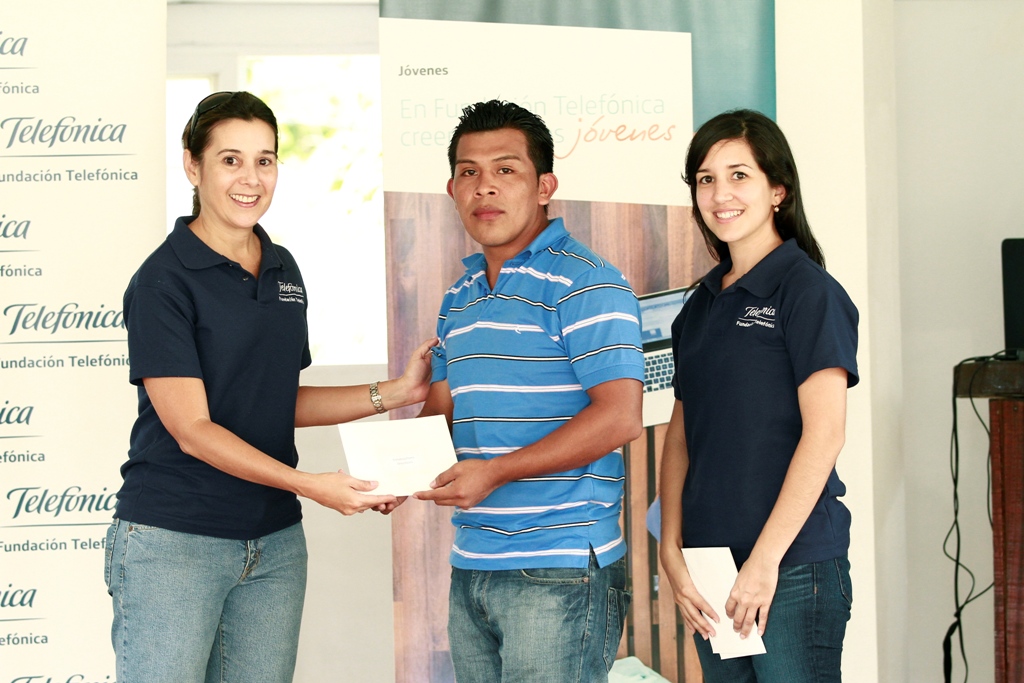 La ceremonia de entrega coincidió con el I Encuentro Nacional de Jóvenes Fundación Telefónica Panamá.