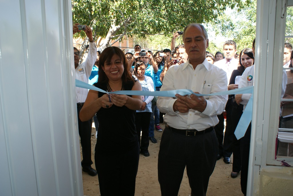 En las inauguraciones estuvieron presentes el Doctor Arturo Sáenz Ferral, Director General del CONAFE y Martha Cruz, Coordinadora de Calidad Educativa de Fundación Telefónica.