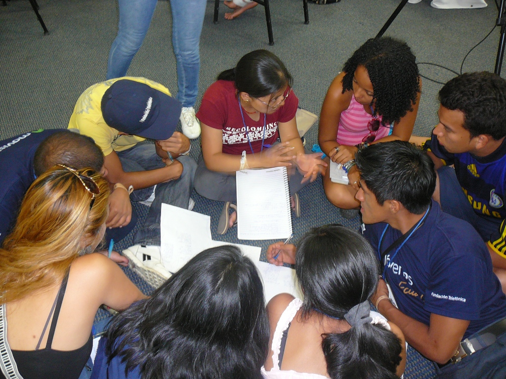 Jóvenes Fundación Telefónica de Colombia y Chile participaron en los Foros Nacionales de la OIT